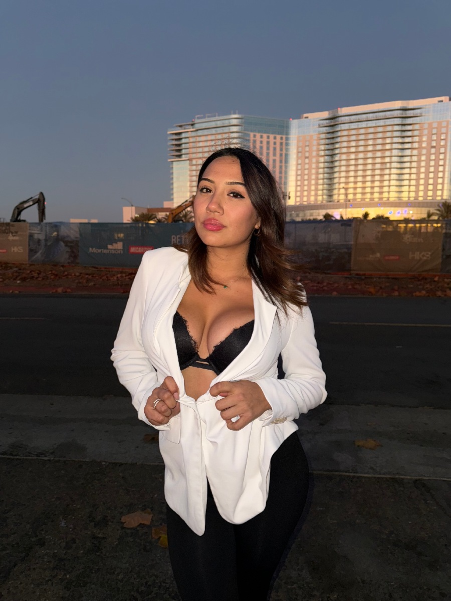 Take a pause and enjoy Ali Cruz — streaming from Srinagar