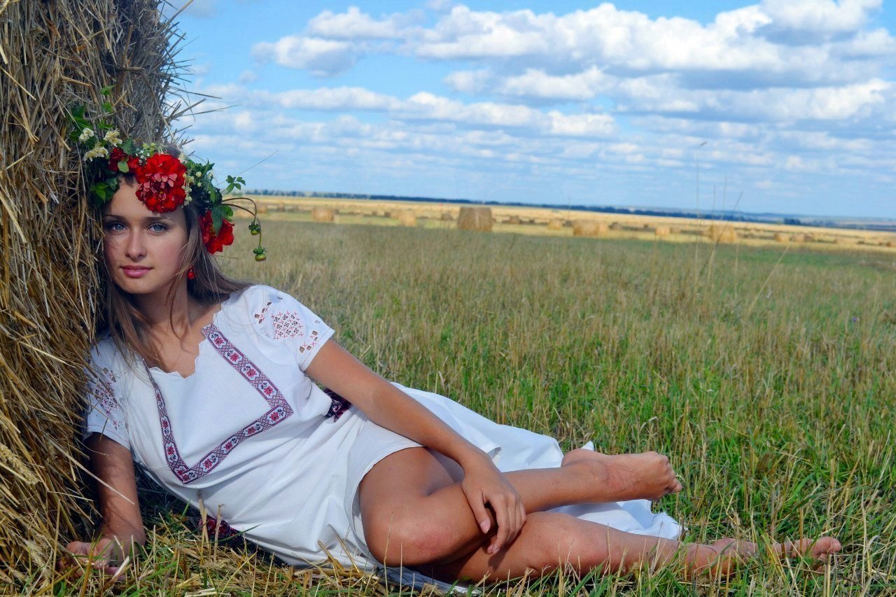 Slavic girls in Srinagar