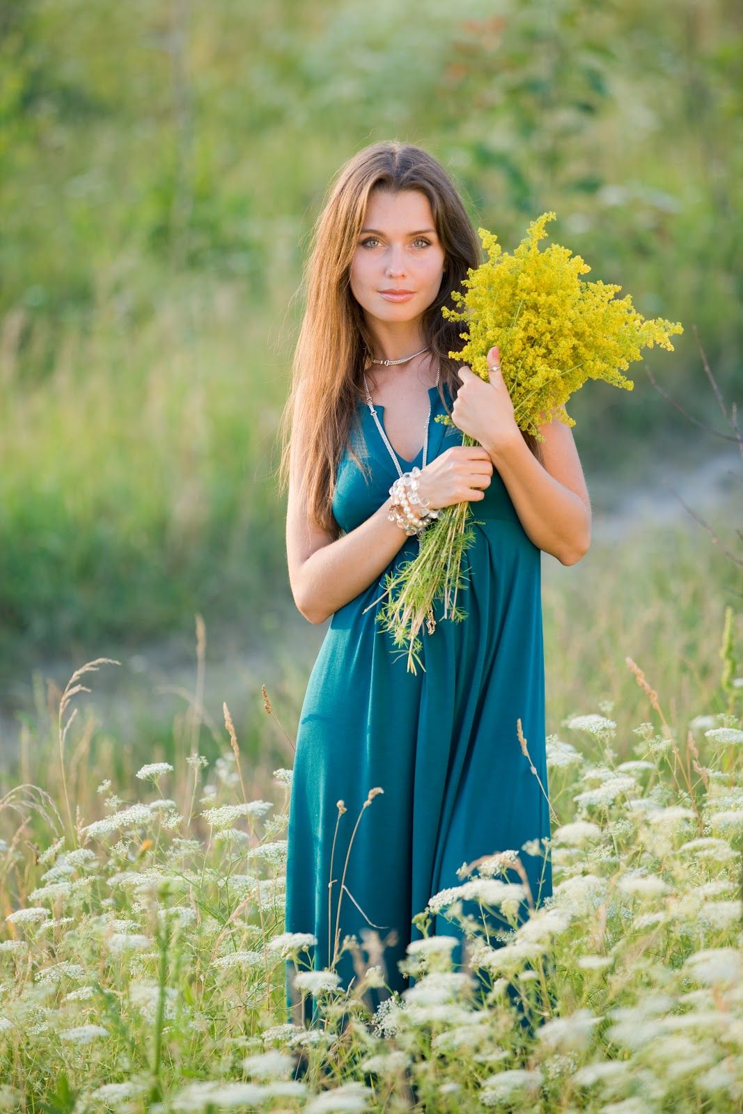 Slavic women in Srinagar
