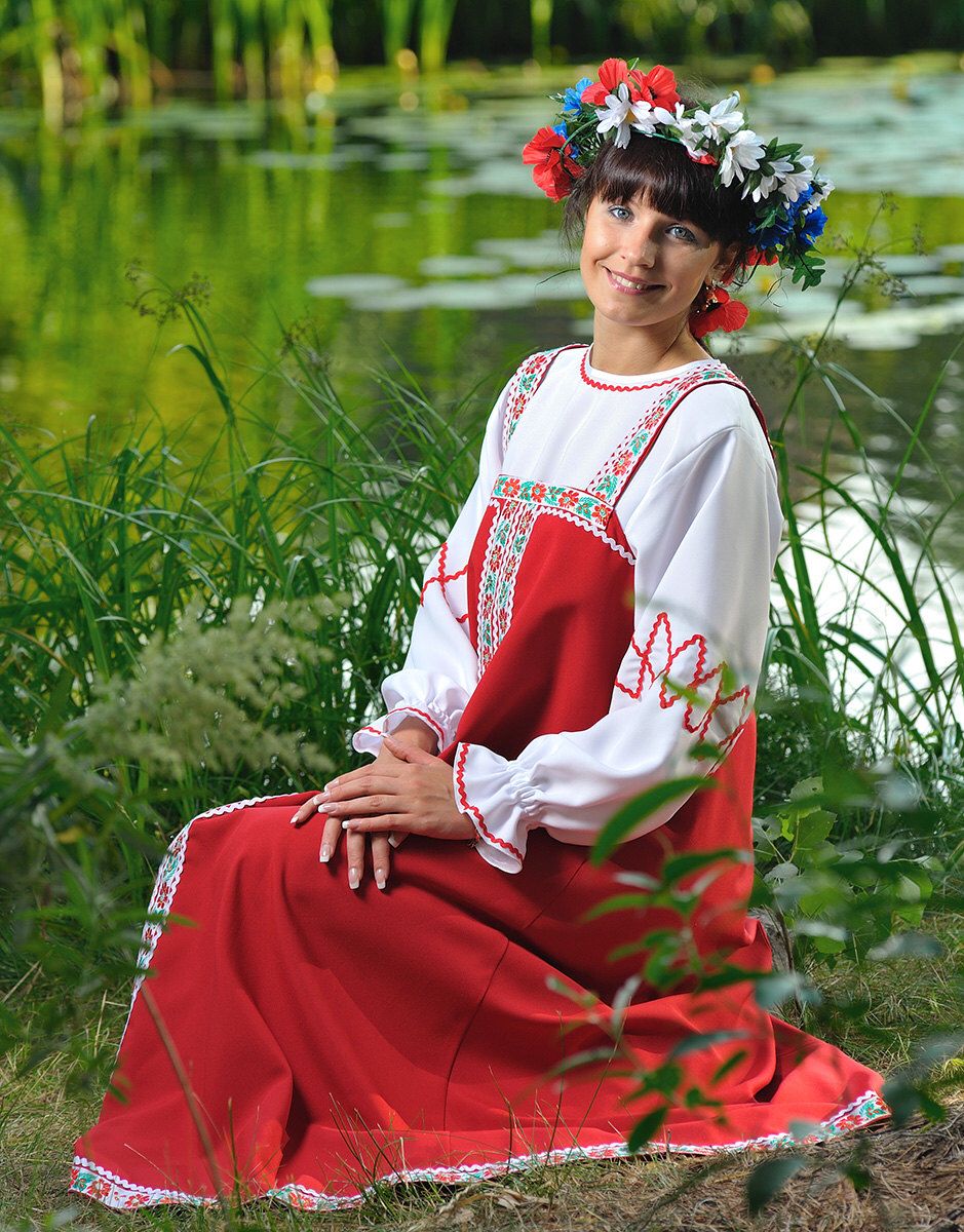 Beautiful girl Girls in Slavic costumes in Srinagar