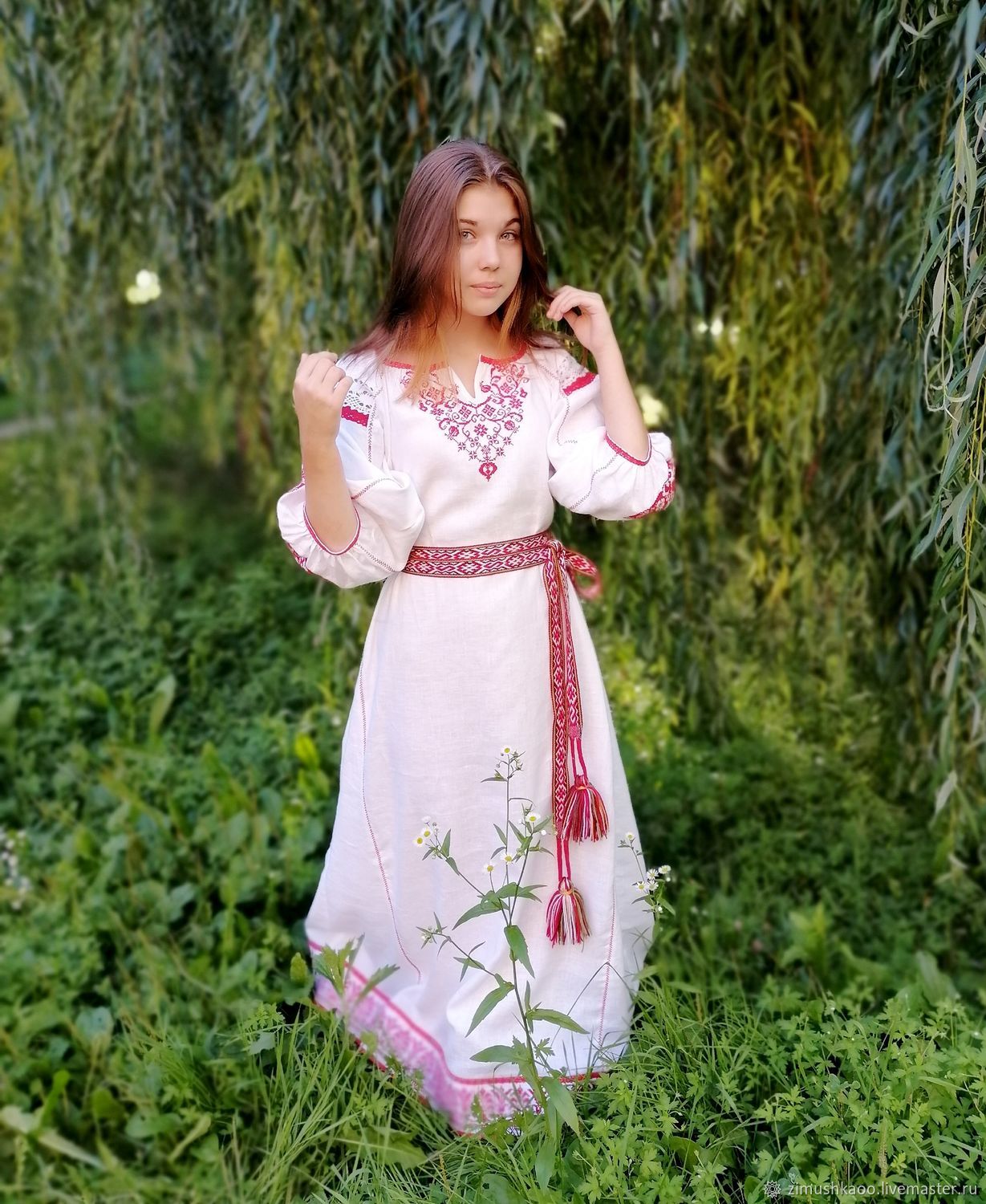 Girl Girls in Slavic costumes in Srinagar