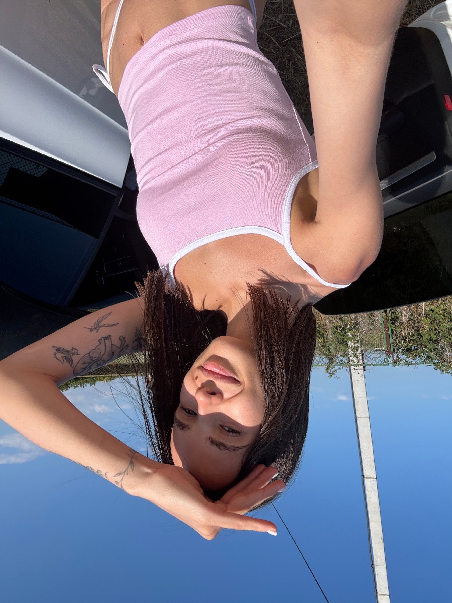 Sexy model Tina in Srinagar